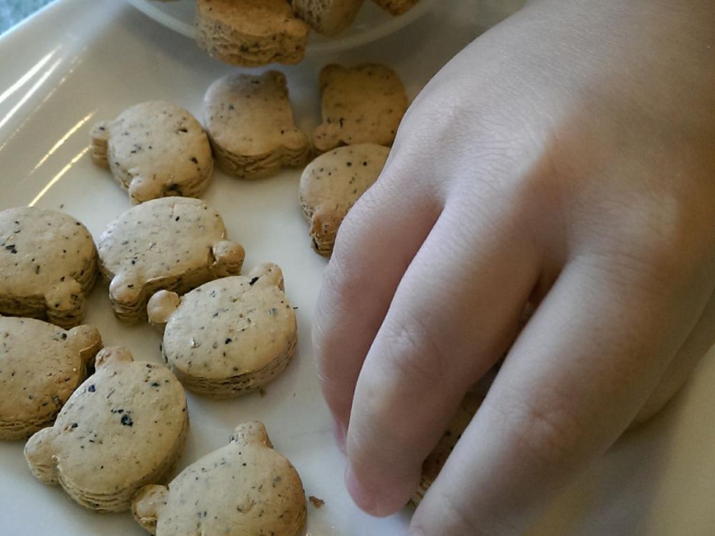 【宝宝甜点】黑糖芝麻馒头饼的加工步骤