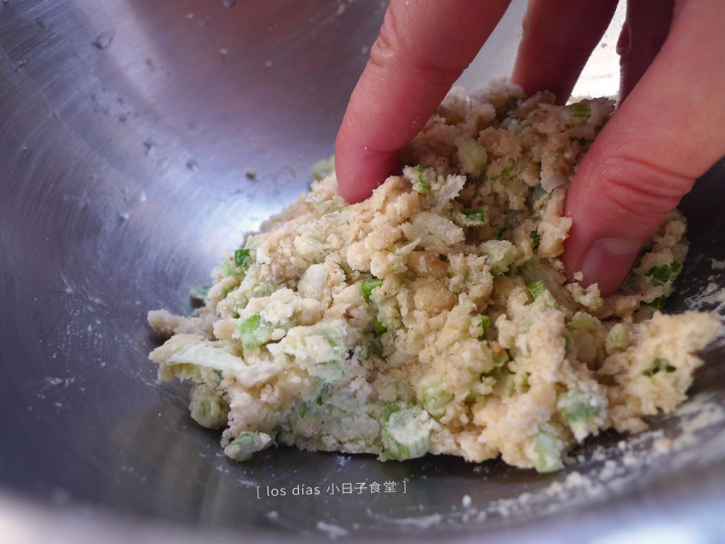 香酥葱花芝麻饼干（无奶油）的加工步骤