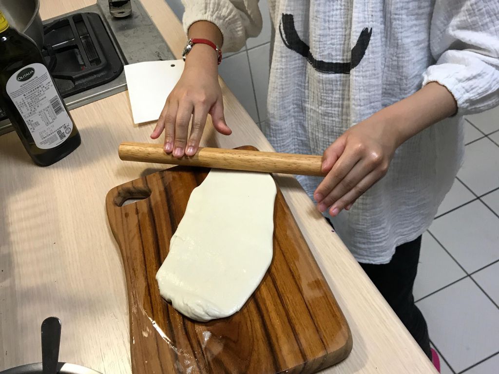 香酥葱油饼（外酥内Q😊）的加工步骤