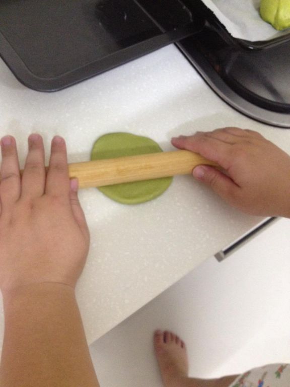 ちぎりパン 大眼仔的抹茶红豆面包的加工步骤