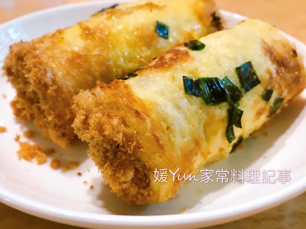 。香葱肉松卷。怀旧美味的加工步骤