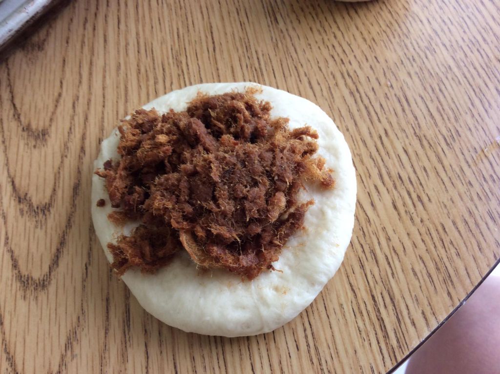 起酥肉松面包&菠萝包的加工步骤